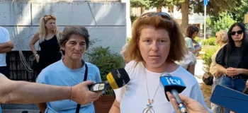 19 χρόνια καθάριζε σχολεία κι απολύθηκε λίγο πριν τη σύνταξη