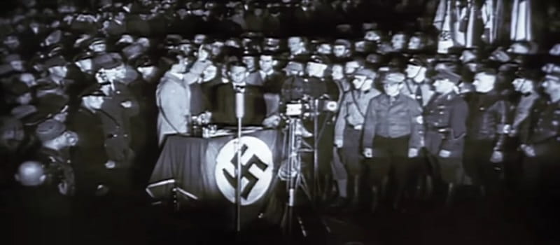 Εκεί που σήμερα καίτε βιβλία, αύριο θα καίτε ανθρώπους