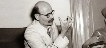 Αυτός γράφει (και σβήνει) για τον Πλουμπίδη