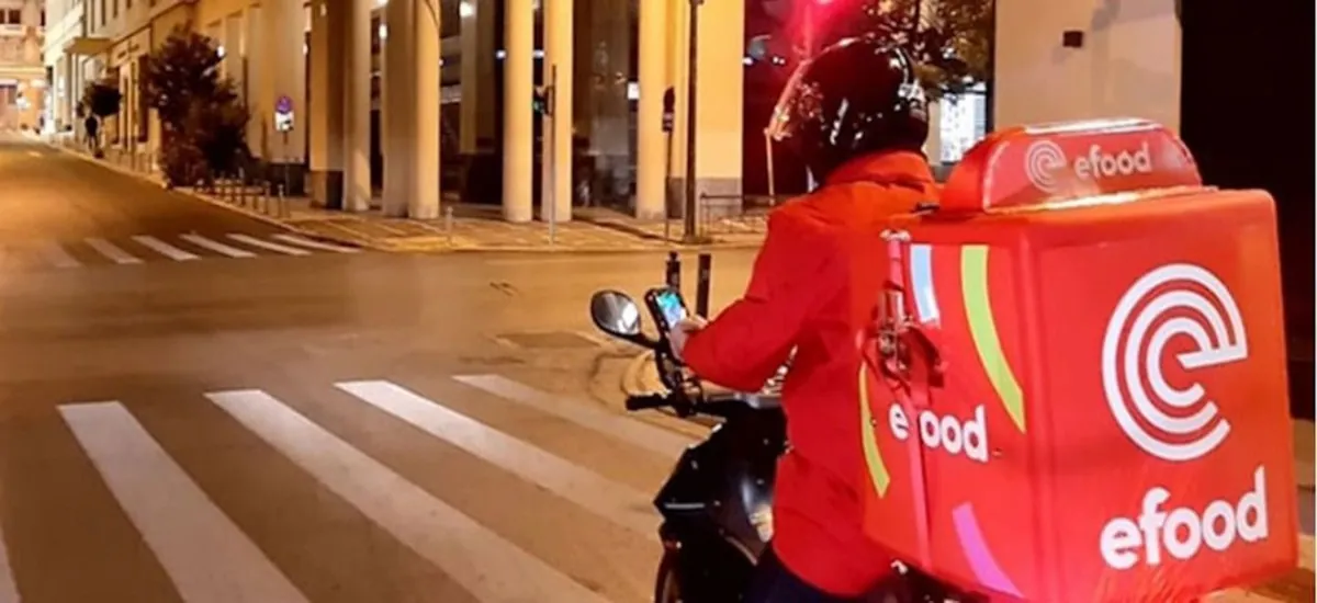 Διανομέας της efood χαροπαλεύει στο Βόλο