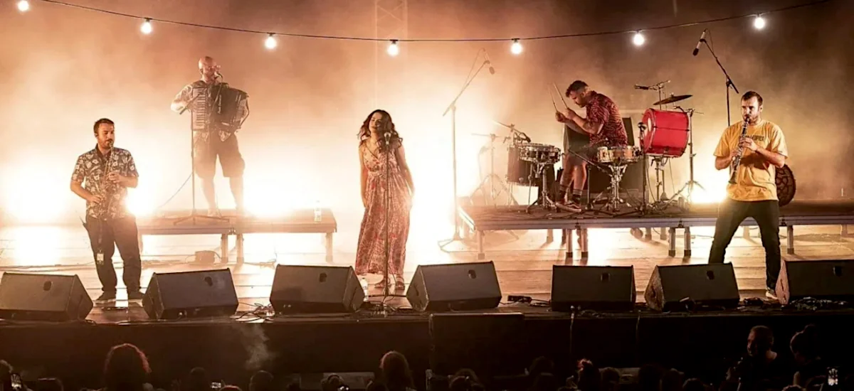 Ο Δήμαρχος Φλώρινας διέκοψε συναυλία επειδή τραγούδισαν στα σλάβικα