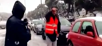 Διανομέας ανέλαβε χρέη τροχονόμου