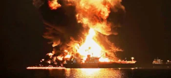 Ένας νεκρός από νέα επίθεση σε τάνκερ, το ένα ελληνόκτητο