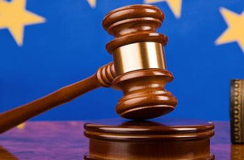 Οταν έχεις δικαίωμα στον «αυτοπροσδιορισμό» αλλά όχι στη μητρότητα