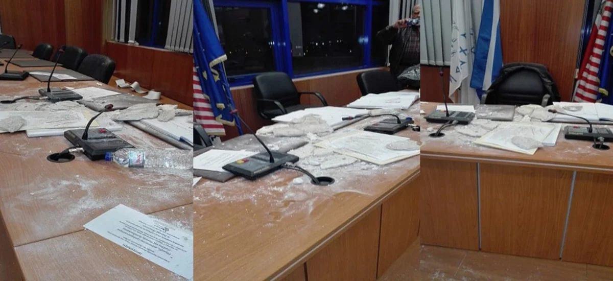 Γονείς «κατέθεσαν» τους πεσμένους σοβάδες των σχολείων