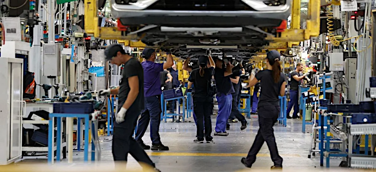 Το κύμα απολύσεων στη Ford συνεχίζεται