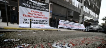 Νέο χτύπημα πλοίου ελληνικών συμφερόντων στα Στενά