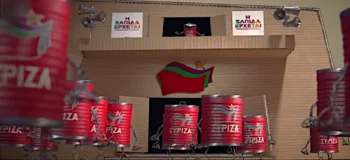 Σποτ του ΠΑΣΟΚ παριστάνει τον λαό ως τενεκέ