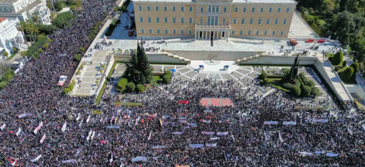 Τέμπη: Ολοκληρώθηκε το μεγαλειώδες συλλαλητήριο στο Σύνταγμα