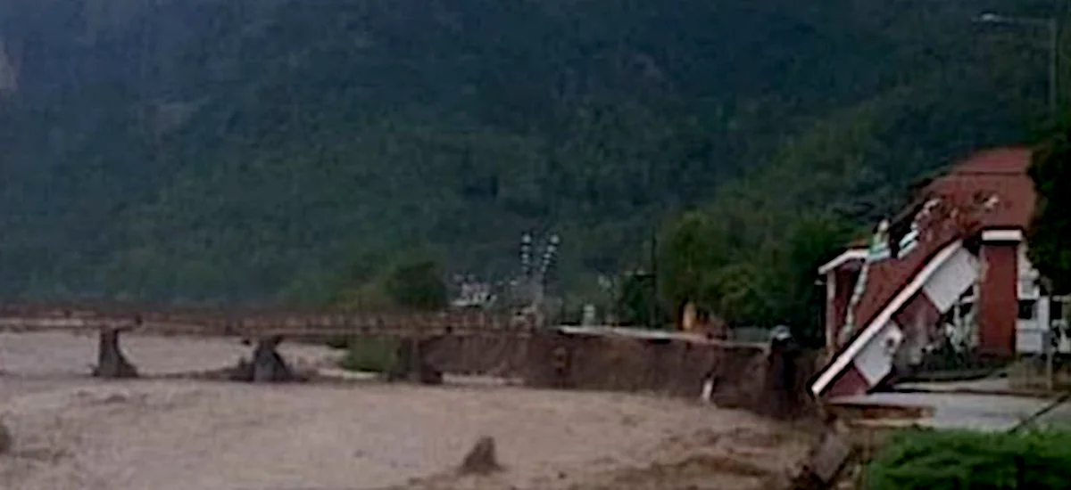 Μεγάλες καταστροφές στη Θεσσαλία