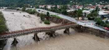 Τρεις οι νεκροί ενώ συνεχίζονται οι έρευνες για τους αγνοούμενους