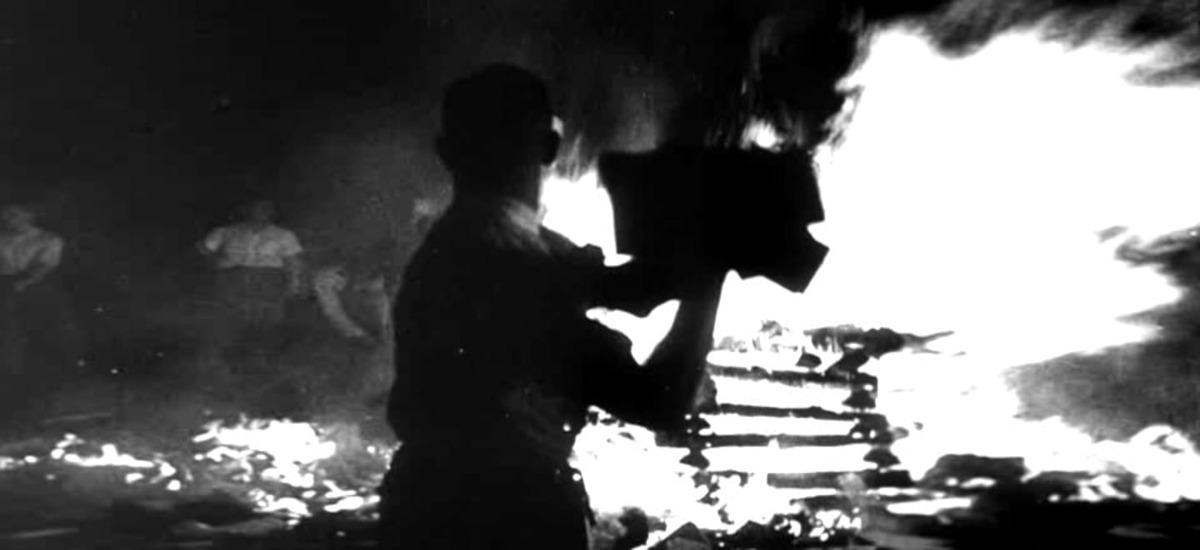 Εκεί που σήμερα καίτε βιβλία, αύριο θα καίτε ανθρώπους