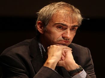«Ο Μαραντζίδης παραποιεί μέχρι και την ιστορία του παππού του»