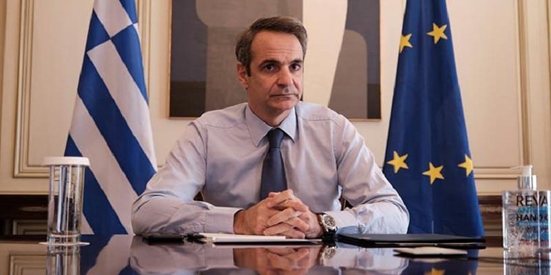 Άλλα λένε έξω κι άλλα μέσα