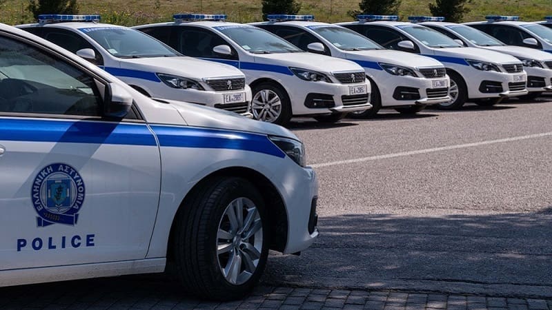 Αγοράζουν νέα περιπολικά ενώ ο πύρινος εφιάλτης συνεχίζεται
