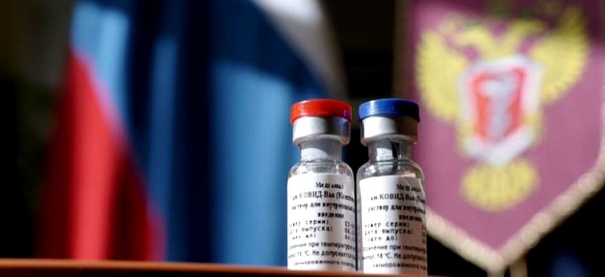 Αντιδράσεις προκαλεί η πρόωρη έγκριση εμβολίου από τη Ρωσία