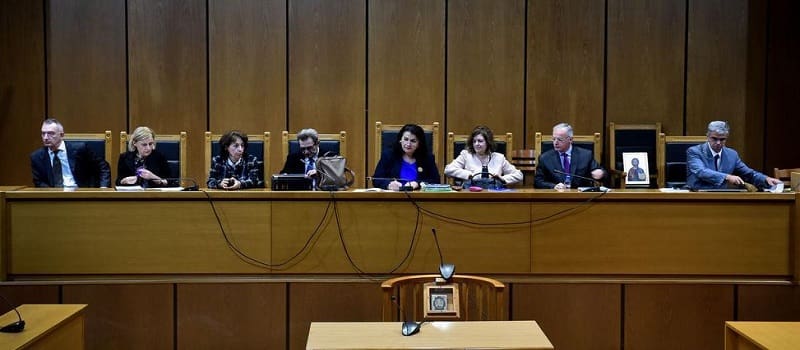 Απολογούνται οι 18 χρυσαυγίτες για τη δολοφονία Φύσσα