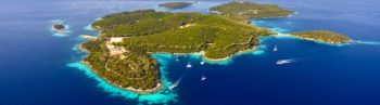 Απολύθηκαν γιατί αρνήθηκαν την παράνομη καραντίνα - εγκλεισμό τους για την προστασία Ρώσου ολιγάρχη