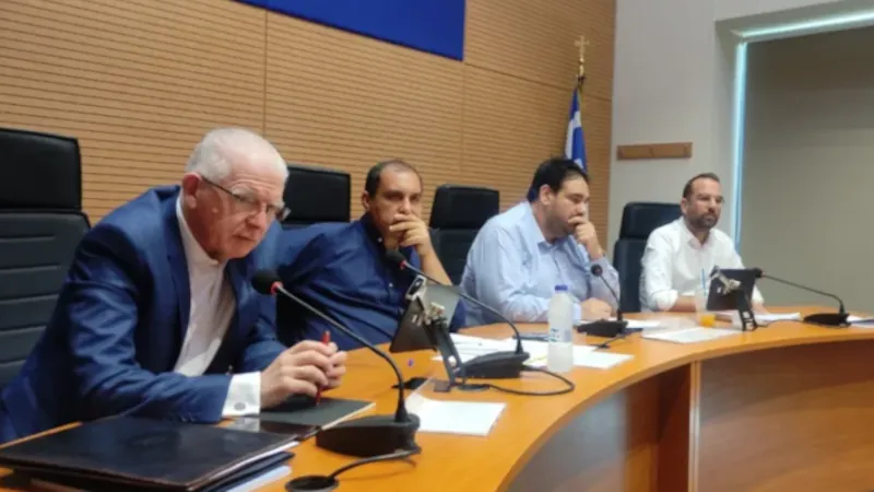Γίναμε μάρτυρες του «μοιράζω φύκια...»