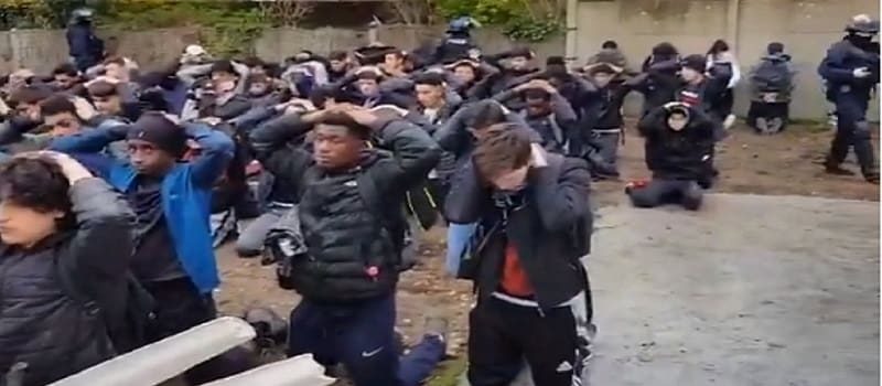 Γαλλία: Αντιμέτωπισαν μαθητές σαν αιχμαλώτους