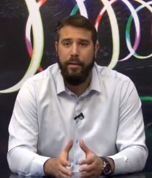 Δήμαρχος Πετρούπολης: Καταπατήσεις με «θεία φώτιση»