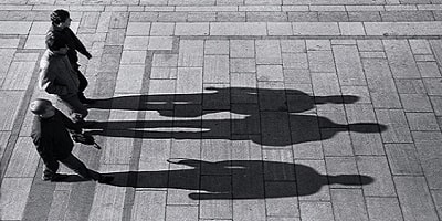 Εργατοπατέρες μπέρδεψαν τη σκιά τους με το μπόι τους