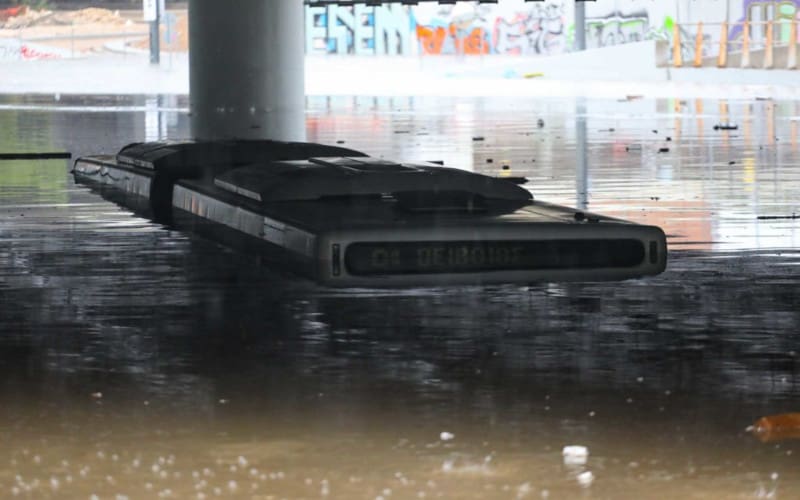 Ζήσε τον υγρό μύθο σου στην Ελλάδα