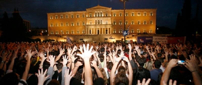 Η επανάσταση «χύμα» και το ακίνητο κίνημα