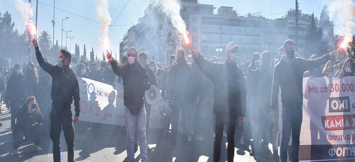 Η κυβέρνηση γελοιοποιήθηκε μαζί με την γελοία απαγόρευση συγκεντρώσεων