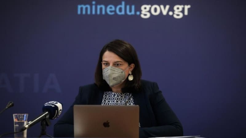 Η Κεραμέως πανηγυρίζει που θα καλύψει μόλις το 20% των κενών