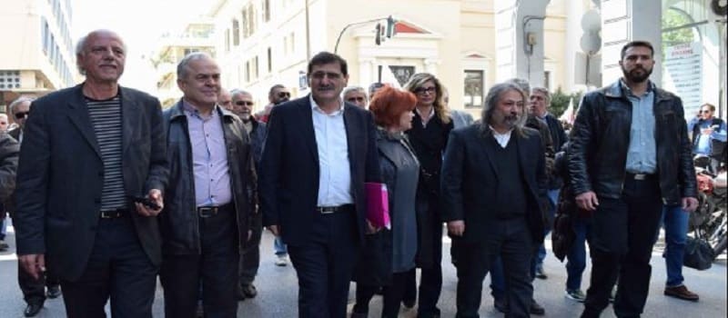 Θέλεις 13ο και 14ο μισθό; Κάντο όπως η «Λαϊκή Συσπείρωση»