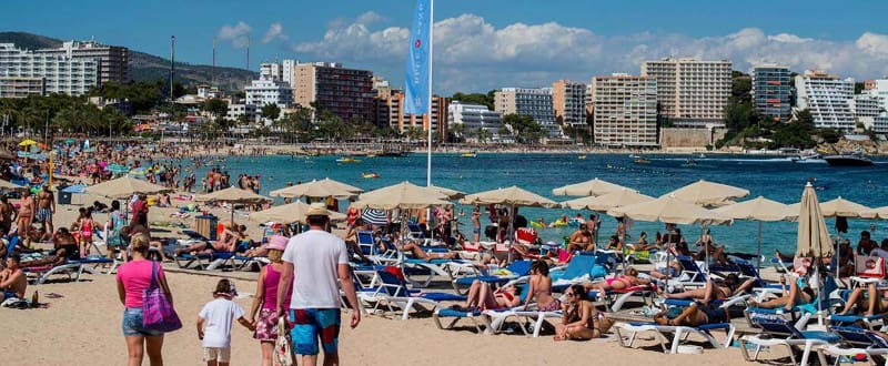 Ισπανία: Κάτω από το όριο της φτώχειας οι εργαζόμενοι στον Τουρισμό