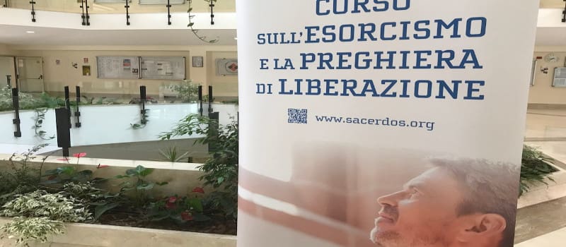 Ιταλοί δάσκαλοι εκπαιδεύονται για να πολεμούν τον σατανά