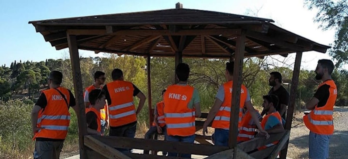 ΚΝΕ: Βάρδιες εθελοντικής πυροπροστασίας στο Πάρκο Τρίτση