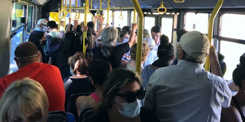 Κοροϊδία χωρίς όρια: «Μυστικοί επιβάτες» στα ΜΜΜ