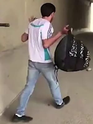 Ισραηλινή αστυνομικός εκτελεί πισώπλατα Παλαιστίνιο