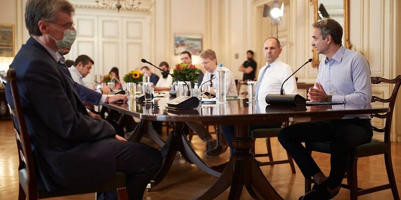 Κυβερνητική τροπολογία για το ακαταδίωκτο των επιτροπών λοιμωξιολόγων