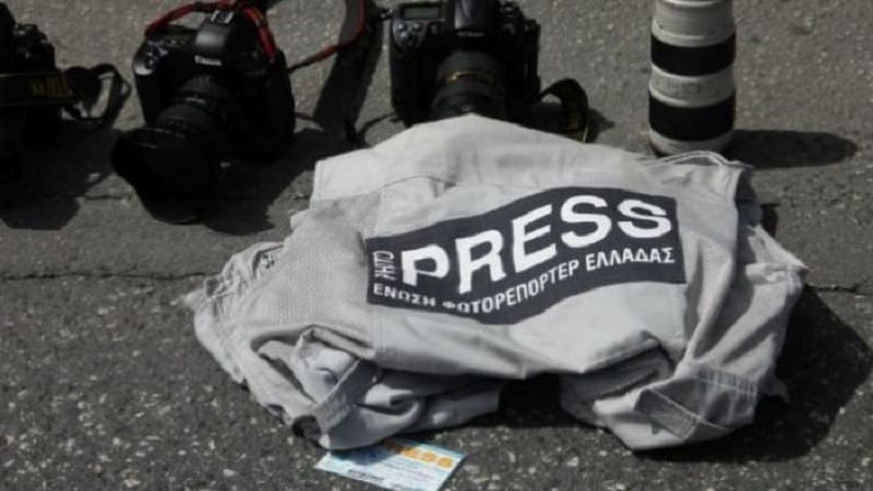 Ούτε λογοκρισία ούτε ασυδοσία