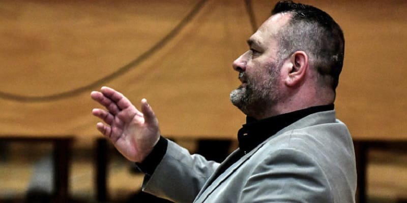 Με δικηγόρο τον Πλεύρη προσπαθεί να καθυστερήσει την απόφαση ο Λαγός