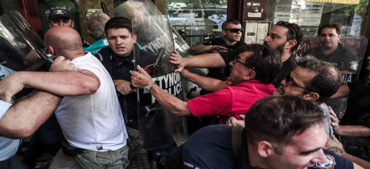 Με παρέμβαση του ΠΑΜΕ αναβλήθηκε πλειστηριασμός πρώτης κατοικίας