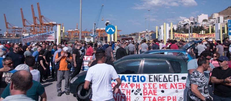 Με πιστόλια απειλούν τους συνδικαλιστές στις προβλήτες της COSCO