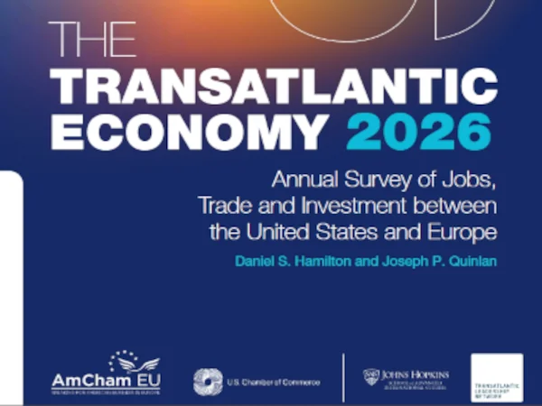 Μια ματιά στις αντιφατικές σχέσεις ΗΠΑ - EE καθώς η ρήξη βαθαίνει