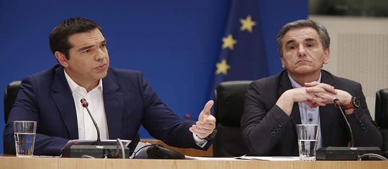 Μοιράζουν κόλλυβα για «παροχές» - Τσίπρας με γλώσσα Γκρούεζα