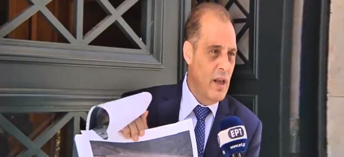 Να σταλούν οι πρόσφυγες σε Γυάρο και Μακρόνησο ζητάει ο Βελόπουλος