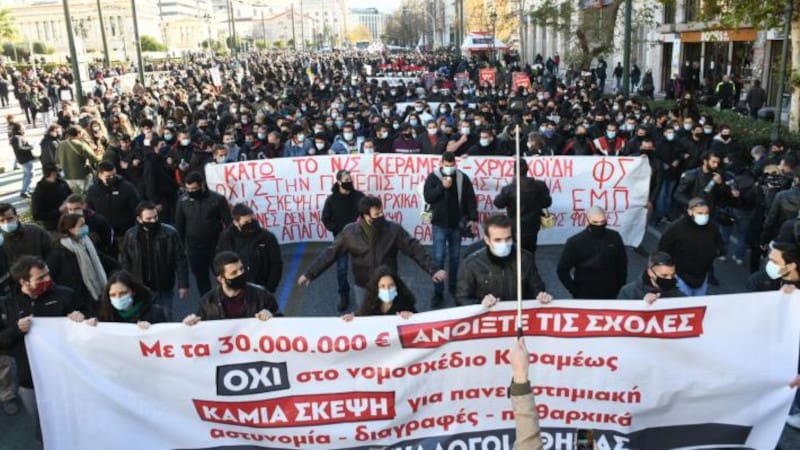 Ξανά στο δρόμο ενάντια στο νομοσχέδιο των φραγμών και της καταστολής