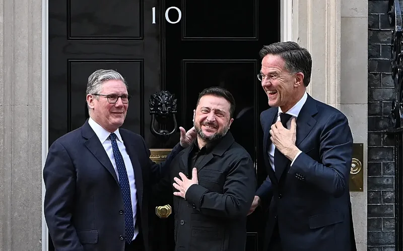 Ο Ευρωατλαντικός αχυράνθρωπος πουλάει εκδούλευση μπλέκοντας την Κύπρο