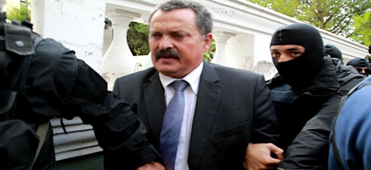 Ο Παππάς έγινε «λαγός» εκθέτοντας (ξανά) τη χρυσαυγγελέα