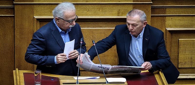 Ο Παφίλης ανέβηκε στο βήμα του Γαβρόγλου με Ριζοσπάστη