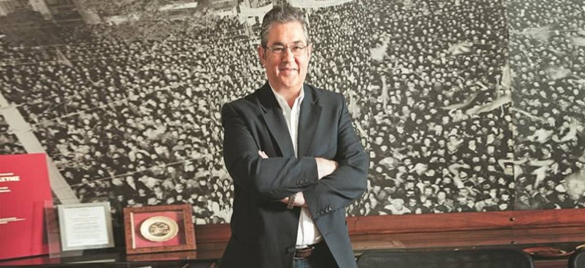 Ο μάγος είναι το εμπόδιο