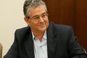 Ο μάγος είναι το εμπόδιο